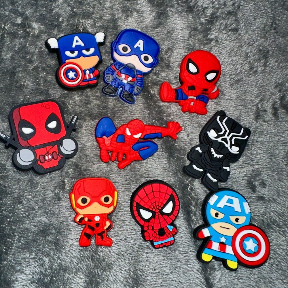 Ten pice set random super hero croc charms NEW